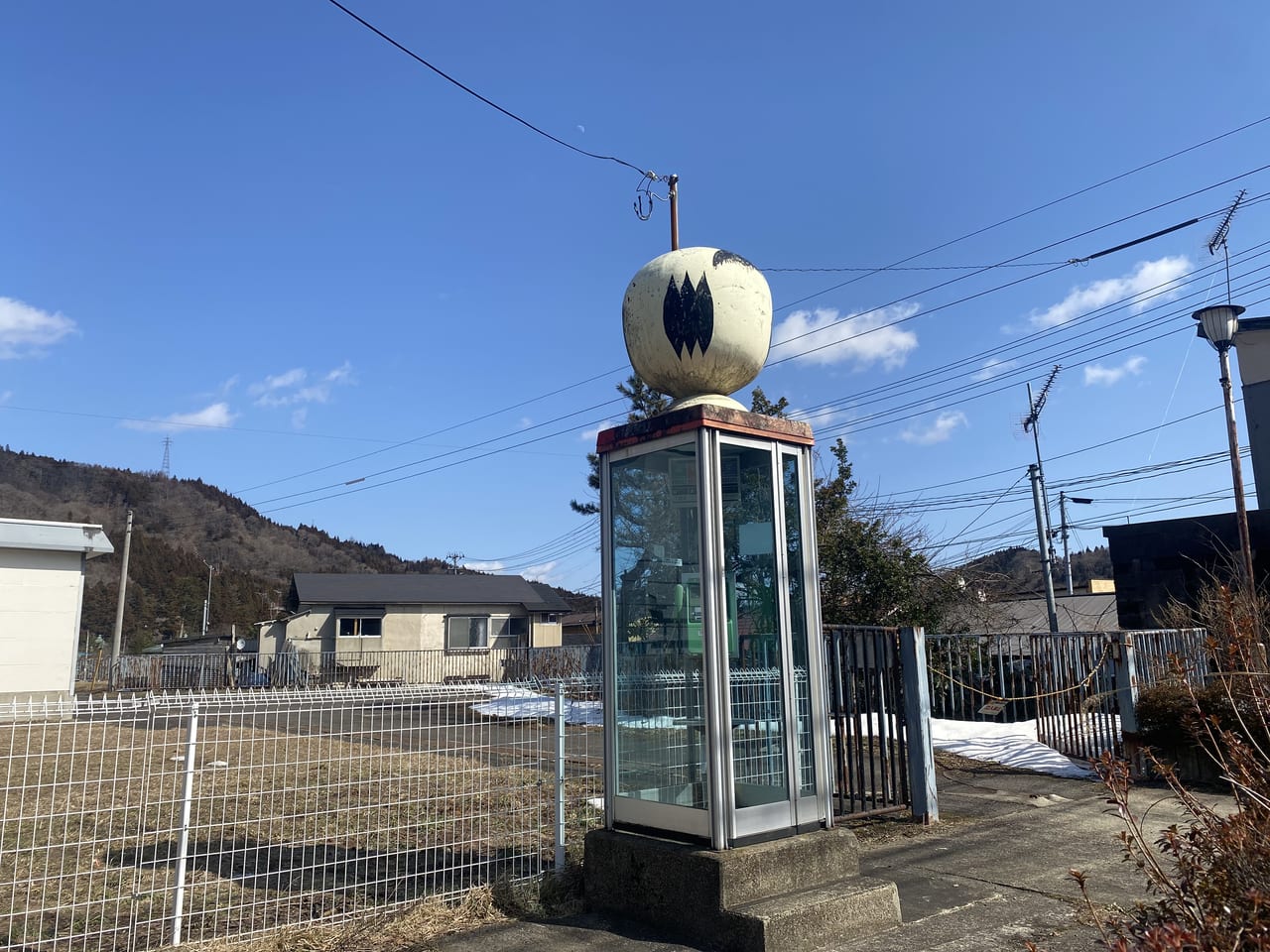 鳴子、こけし、電話ボックス、大崎市